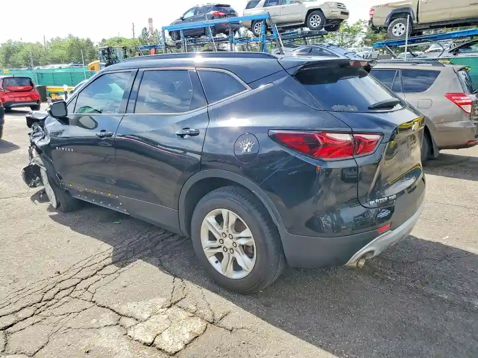 3GNKBJRSXMS511055 2021 CHEVROLET BLAZER-1