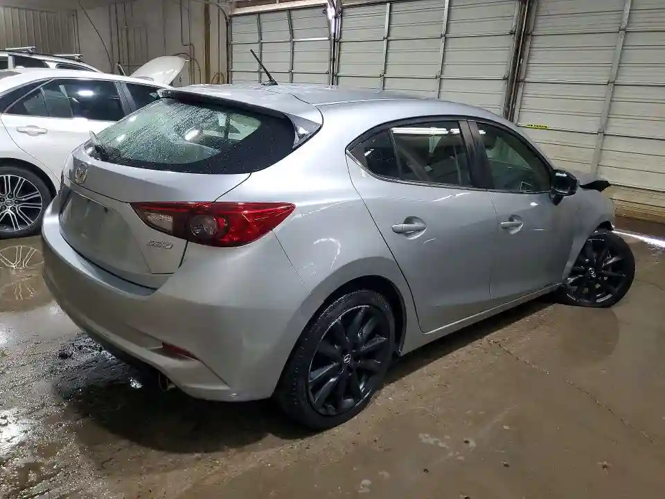 3MZBN1L3XJM164700 2018 MAZDA 3-2