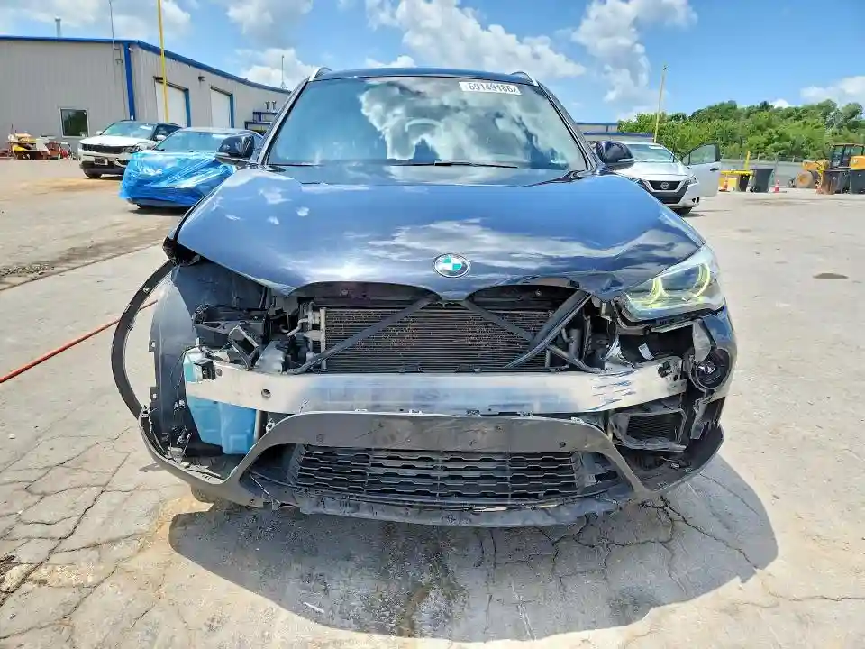 WBXHT3C30H5F80579 2017 BMW X1-4