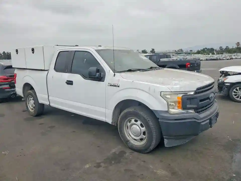 1FTEX1C52JKF23380 2018 FORD F100-3