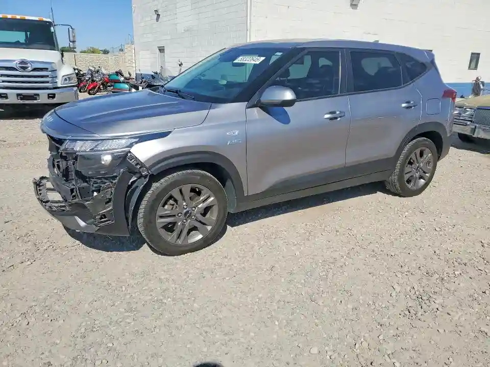 KNDEPCAAXN7335291 2022 KIA SELTOS-0