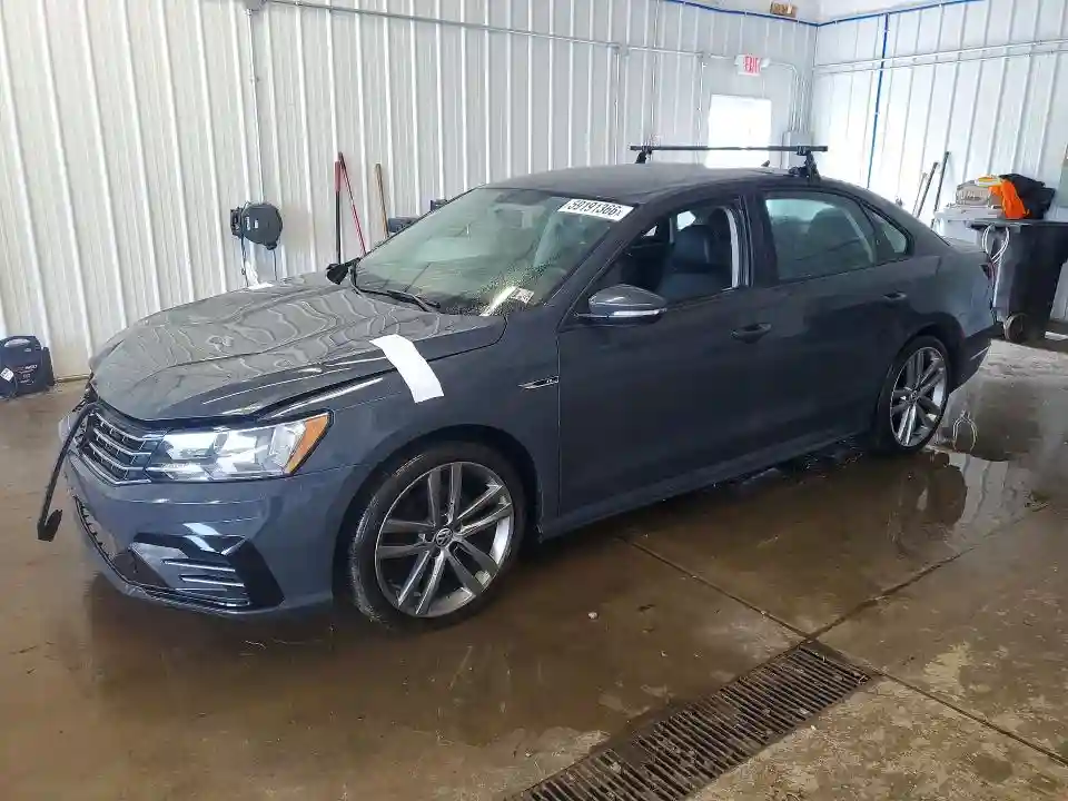1VWAA7A39JC019534 2018 VOLKSWAGEN PASSAT-0