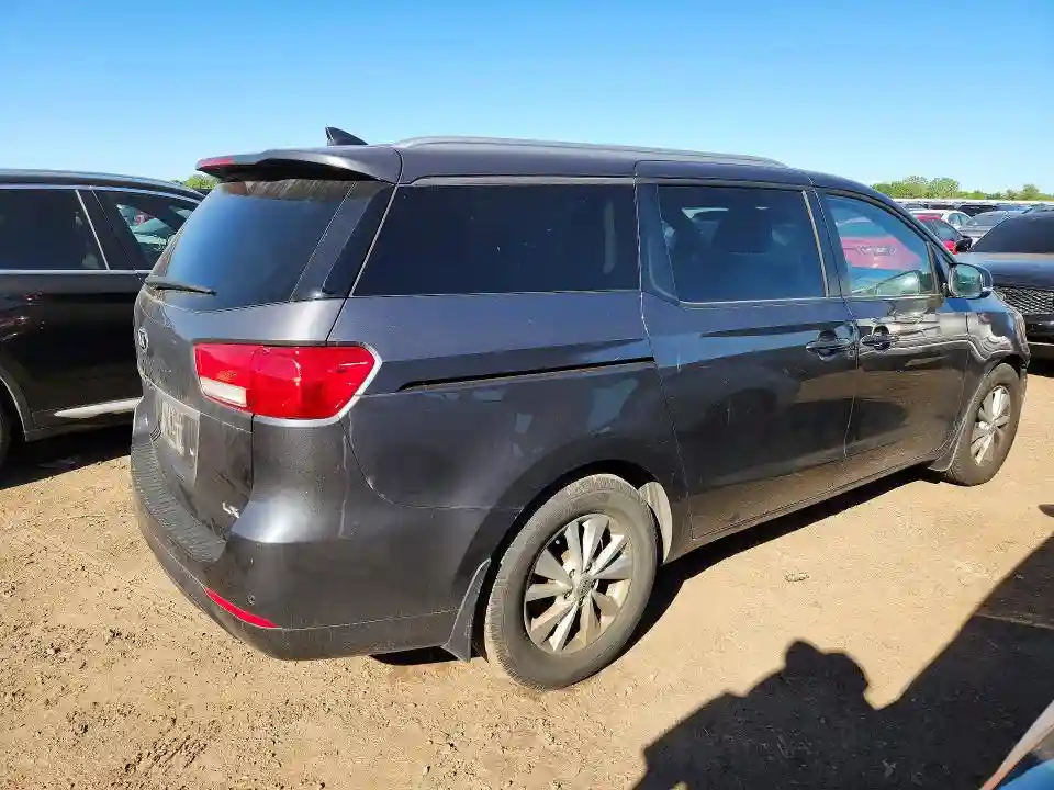KNDMB5C13H6313226 2017 KIA SEDONA-2