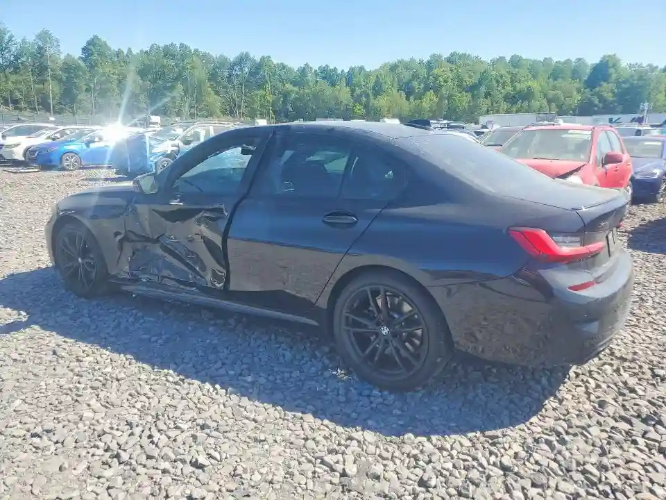 3MW5U9J0XN8C38185 2022 BMW M2-1