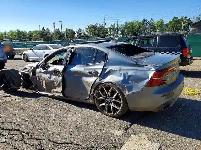 7JRBK0FP9LG071721 2020 VOLVO S60-1