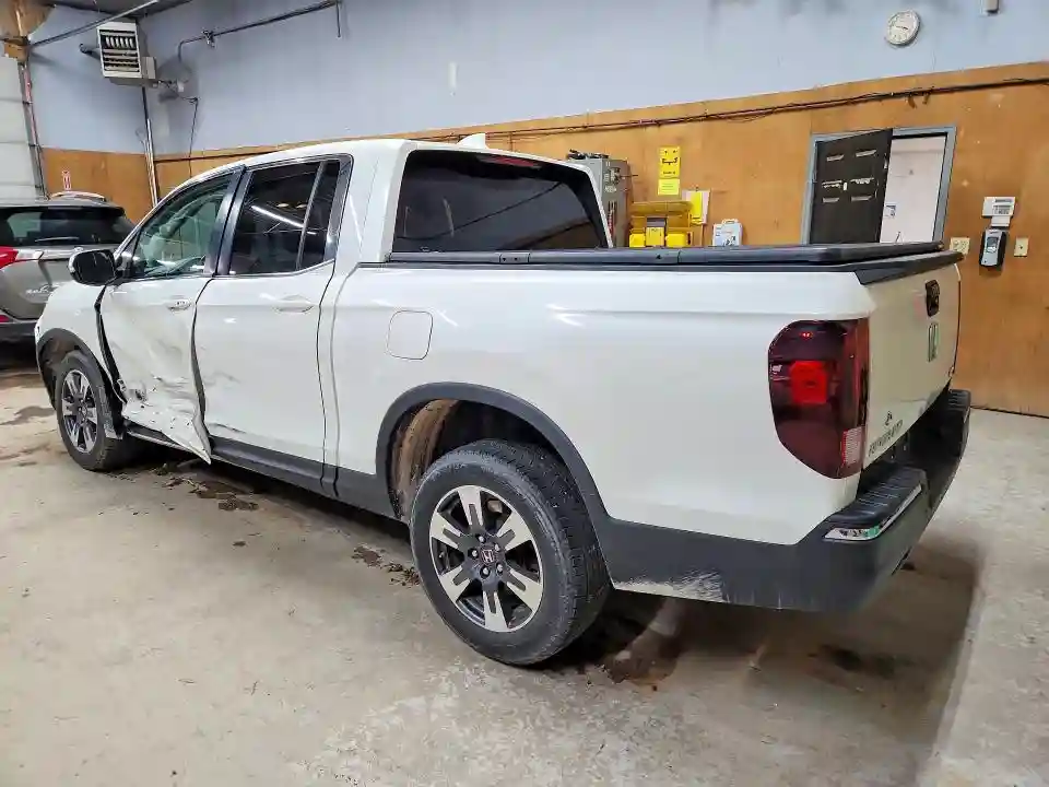5FPYK3F6XHB030847 2017 HONDA RIDGELINE-1