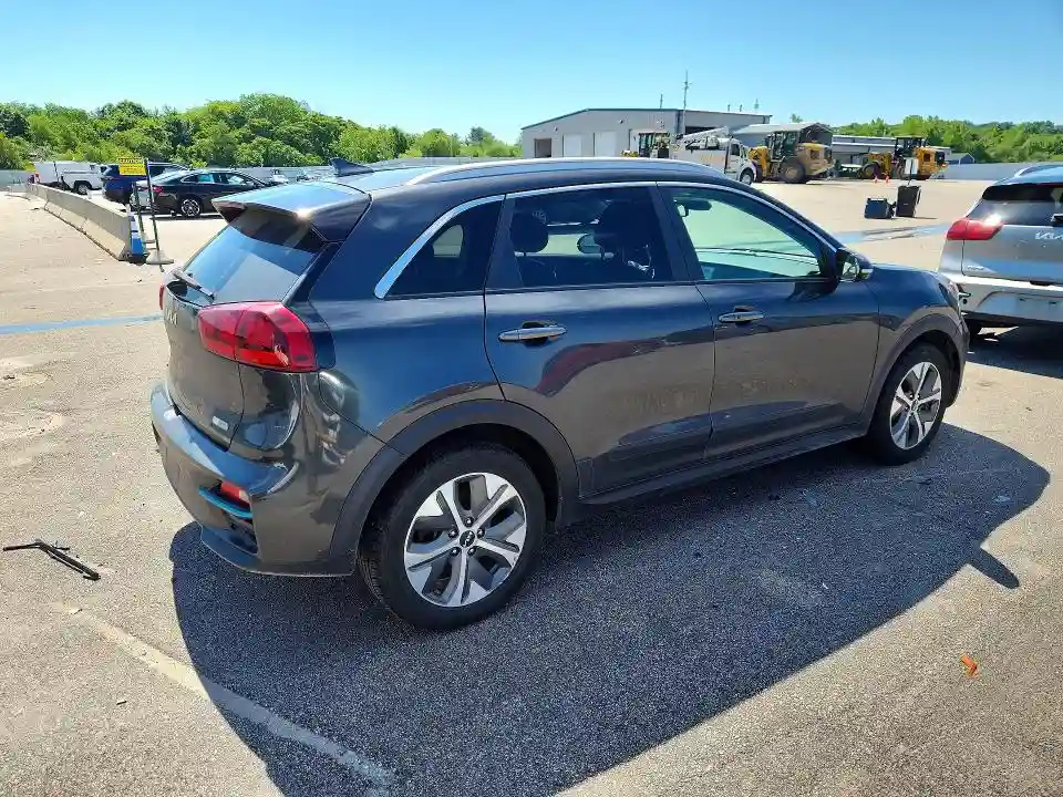 KNDCC3LG2N5159711 2022 KIA NIRO EV S-2