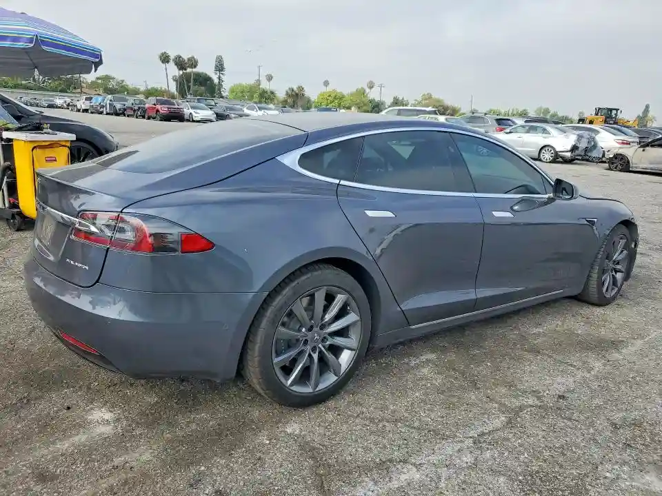 5YJSA1E24LF361632 2020 TESLA MODEL S-2