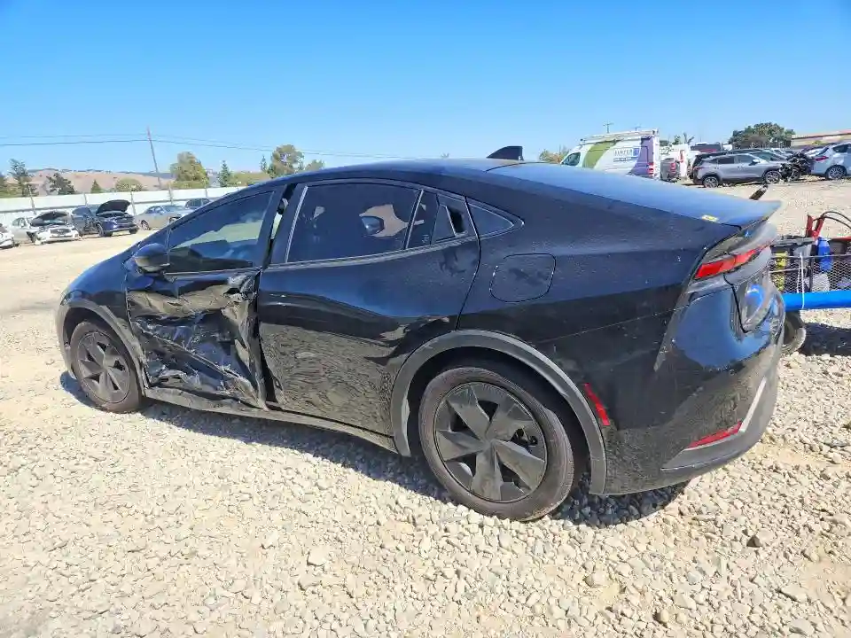 JTDACAAU7T3075574 2026 TOYOTA PRIUS-1