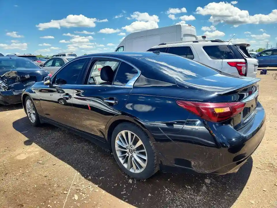 JN1EV7AR6JM433316 2018 INFINITI Q50-1
