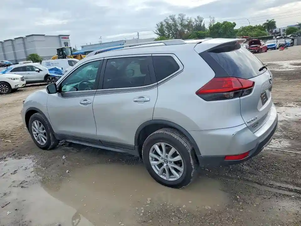 5N1AT2MV0JC711318 2018 NISSAN ROGUE-1