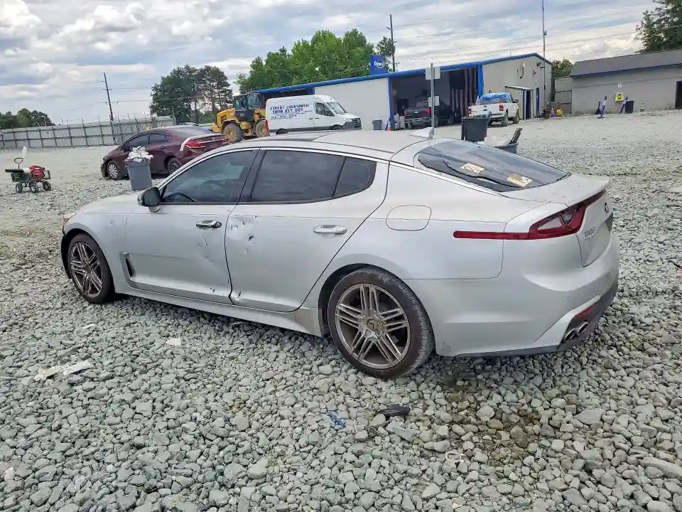 KNAE25LA6J6015292 2018 KIA STINGER-1