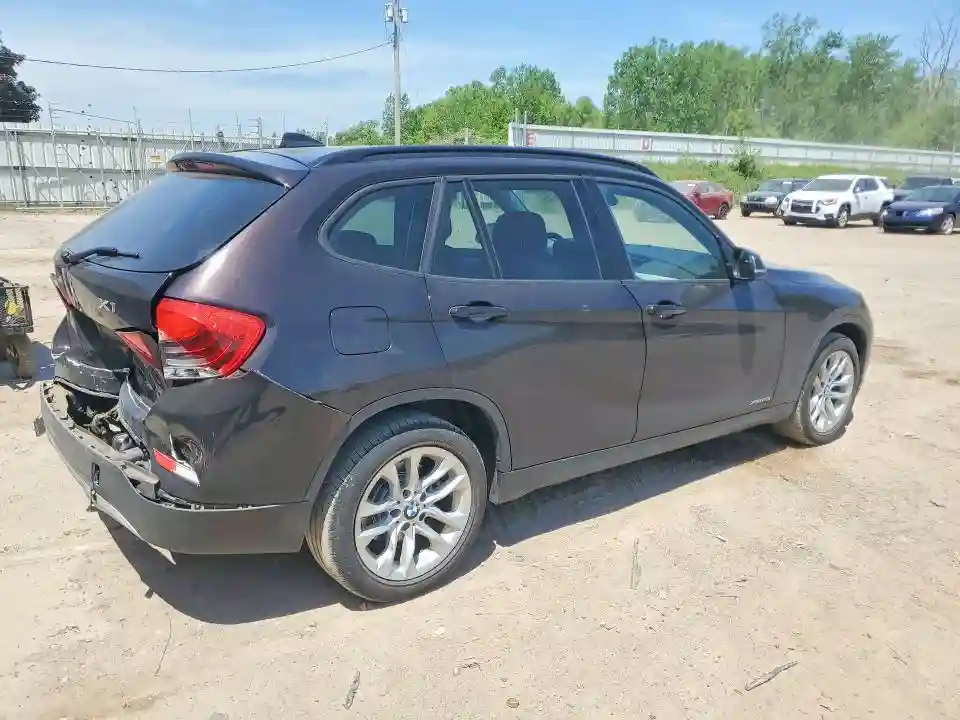 WBAVL1C58FVY41552 2015 BMW X1-2