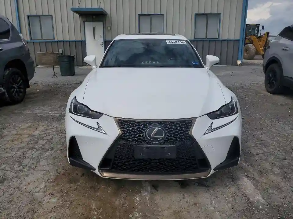JTHC81D22J5031096 2018 LEXUS IS-4