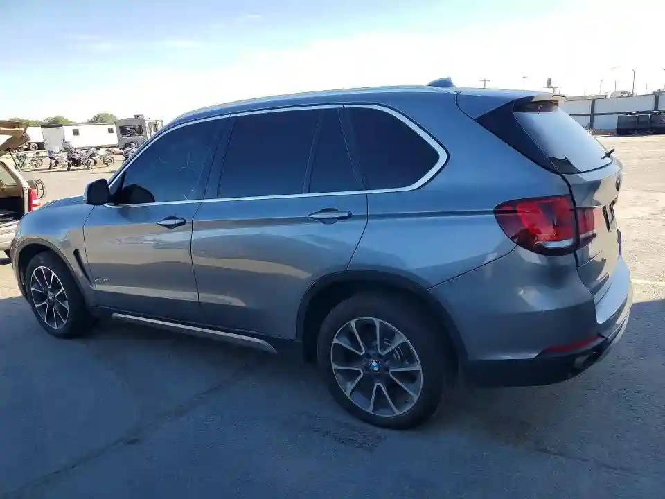 5UXKR2C34H0U21875 2017 BMW X5-1