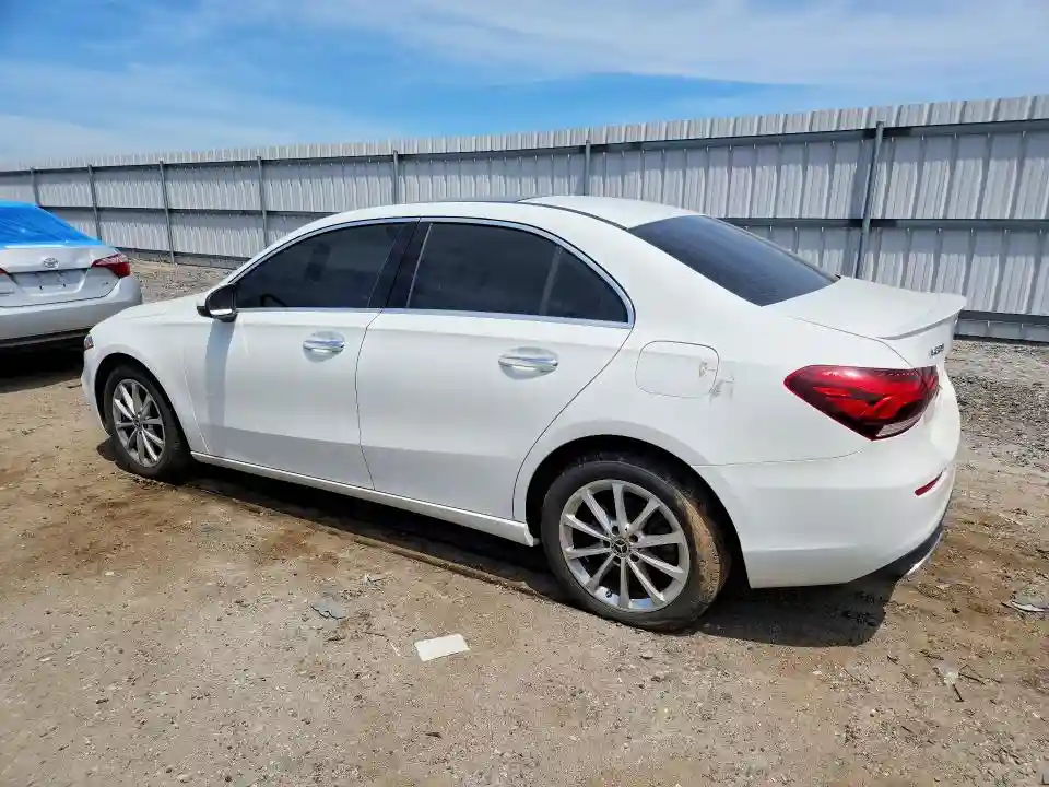 WDD3G4FB9KW002697 2019 MERCEDES-BENZ A-CLASS-1