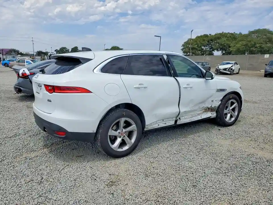 SADCJ2FX8LA655553 2020 JAGUAR F-PACE-2