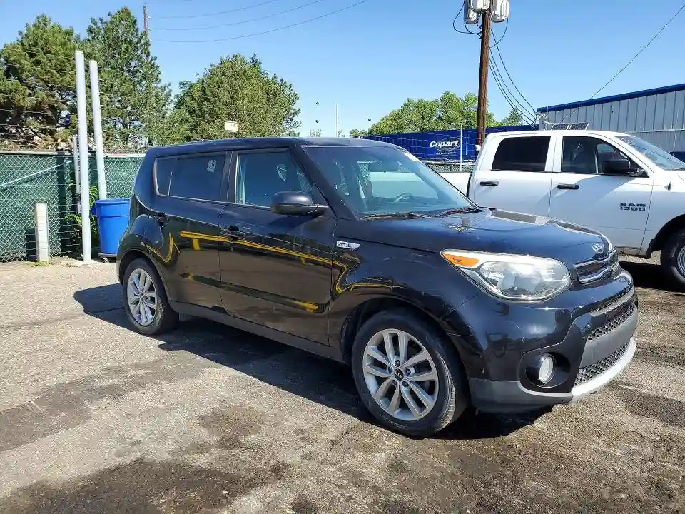 KNDJP3A53J7510881 2018 KIA SOUL-3