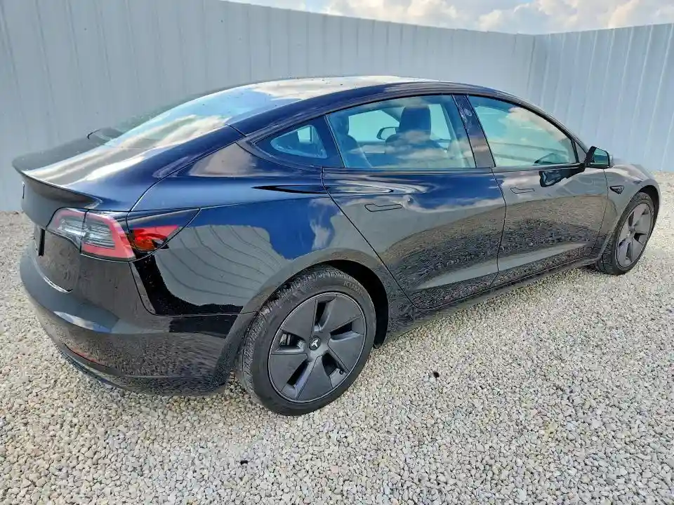 5YJ3E1EA5PF456710 2023 TESLA MODEL 3-2