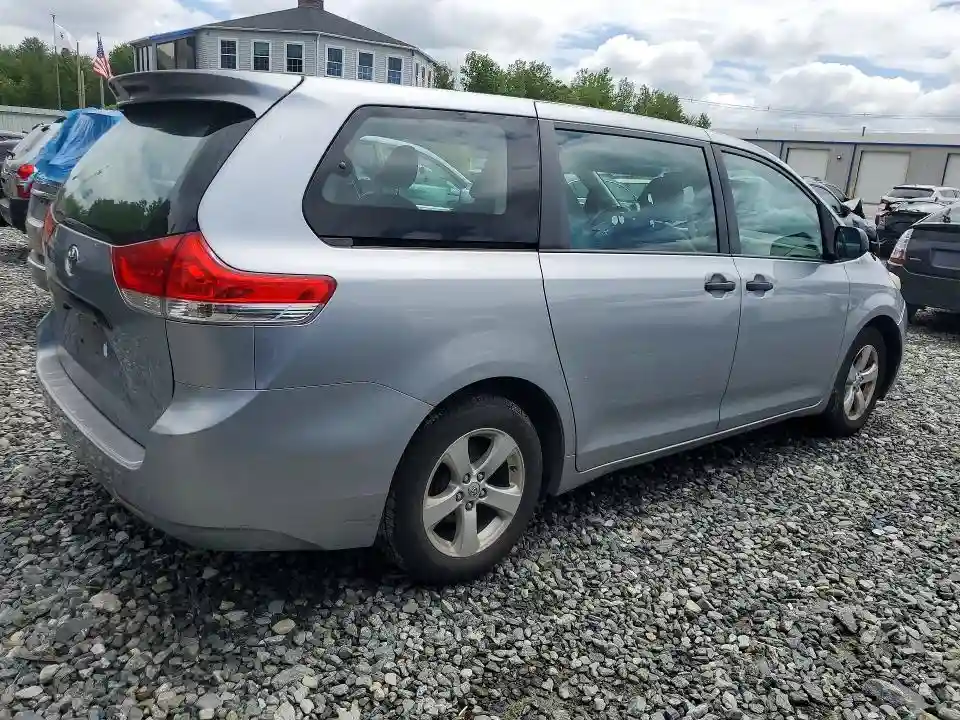 5TDZK3DC2DS365533 2013 TOYOTA SIENNA-2