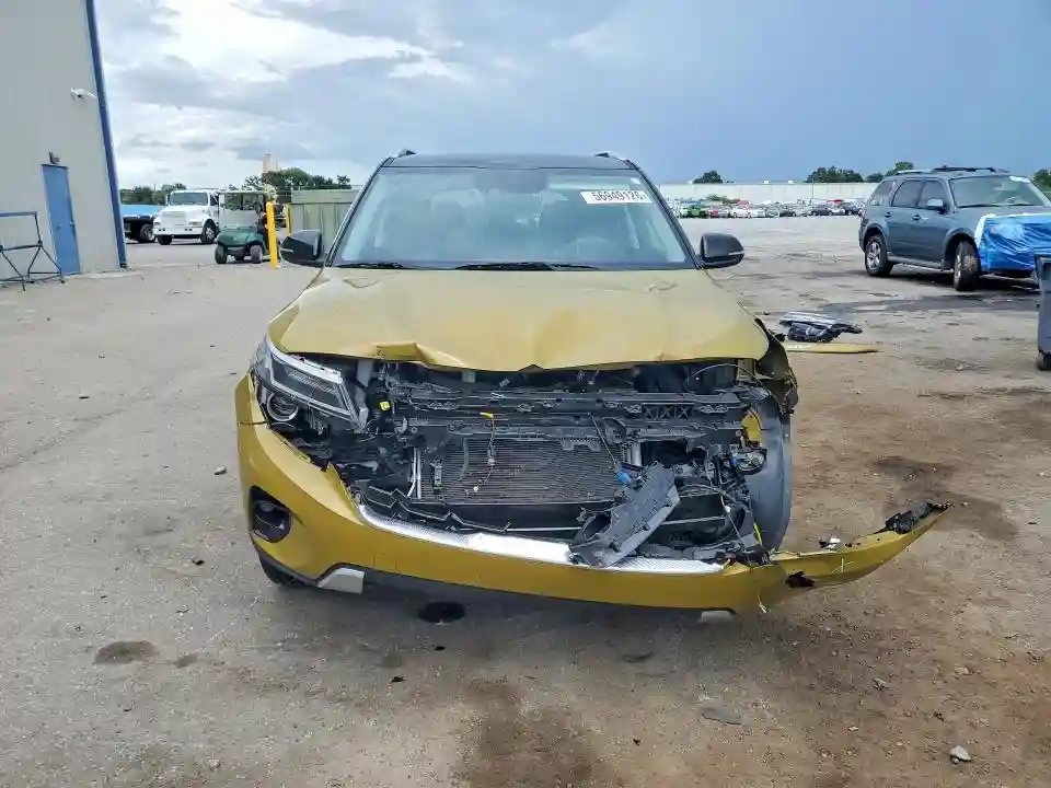 KNDEU2AA8R7577697 2024 KIA SELTOS-4