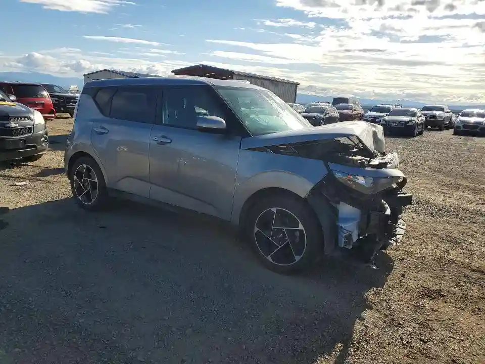 KNDJ33AU0P7847939 2023 KIA SOUL-3
