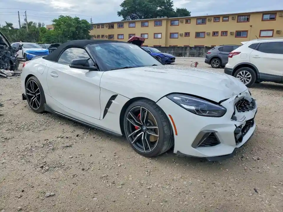 WBAHF9C08MWX37304 2021 BMW Z4-3