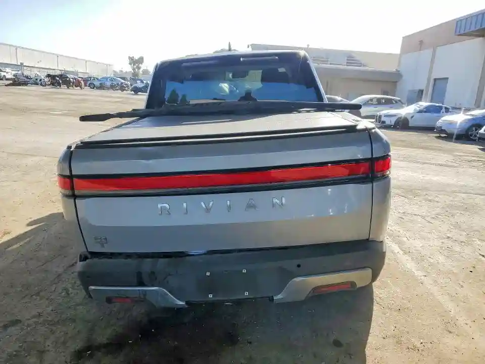 7FCTGAAA8PN025371 2023 RIVIAN RIT-5