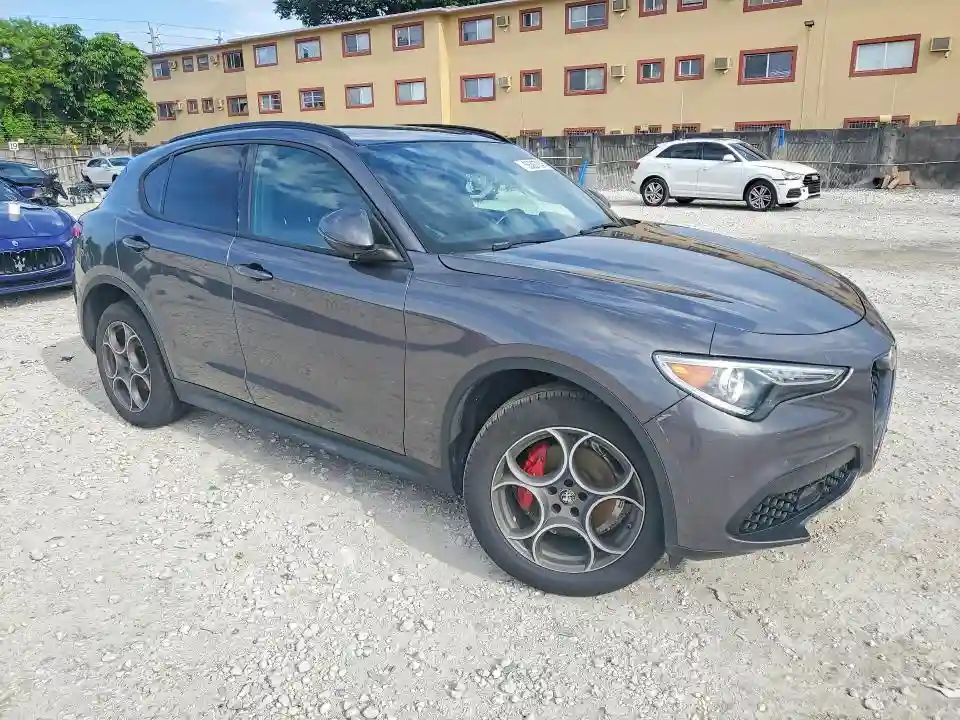 ZASPAJAN3P7D59704 2023 ALFA ROMEO STELVIO-3