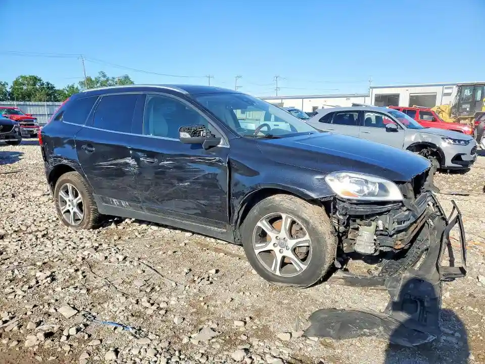 YV4902DZXD2393282 2013 VOLVO XC60-3