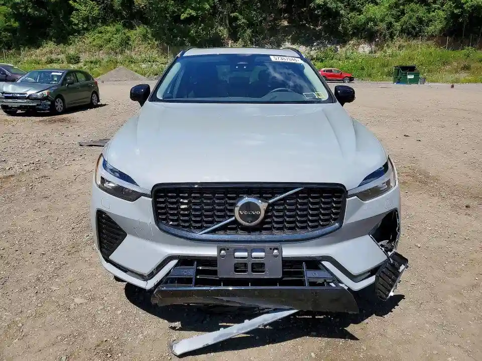 YV4M12RC0S1172255 2025 VOLVO XC60-4