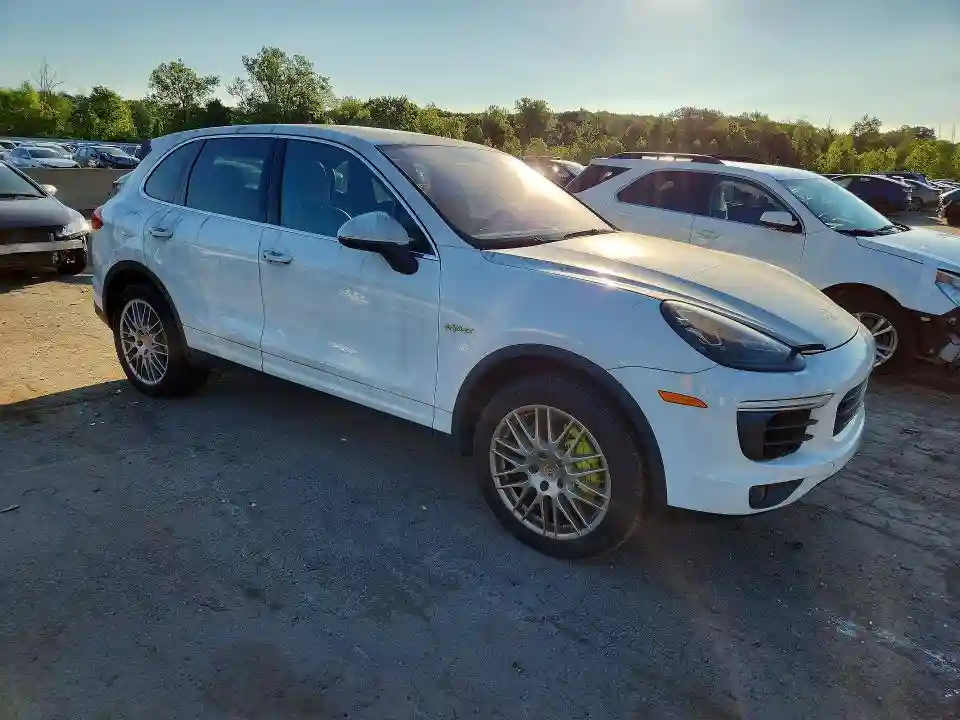 WP1AE2A21GLA58031 2016 PORSCHE CAYENNE-3
