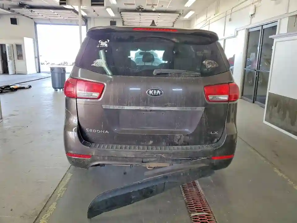 KNDMB5C15H6220272 2017 KIA SEDONA-5