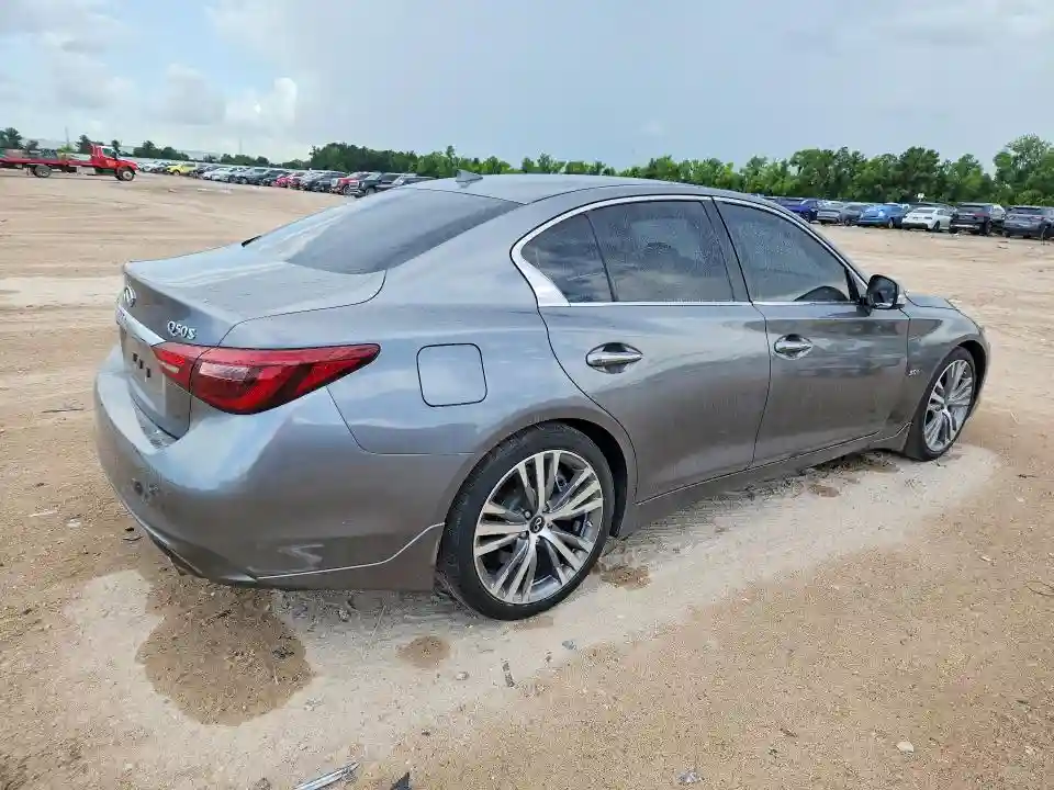 JN1EV7AP9JM361252 2018 INFINITI Q50-2