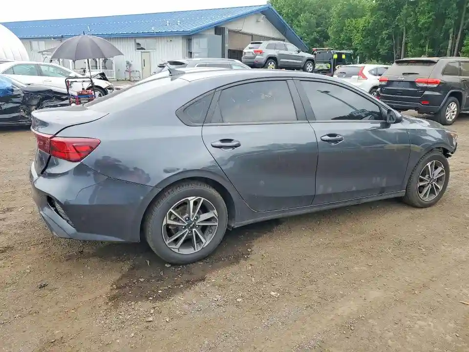 3KPF24AD1NE454608 2022 KIA FORTE-2