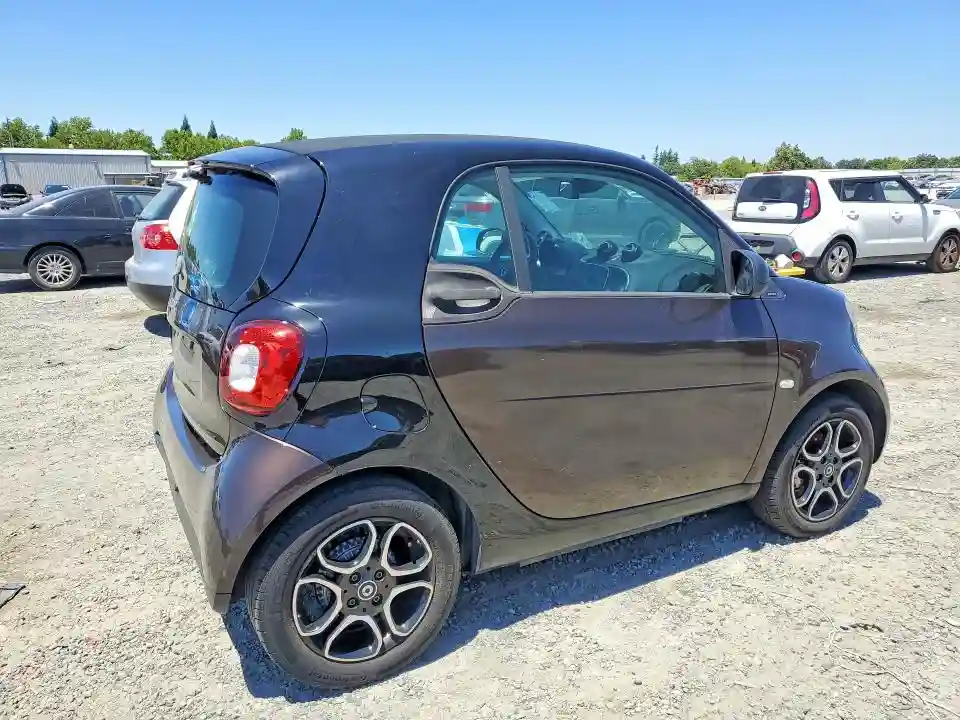 WMEFJ9BA2JK308828 2018 SMART FORTWO-2
