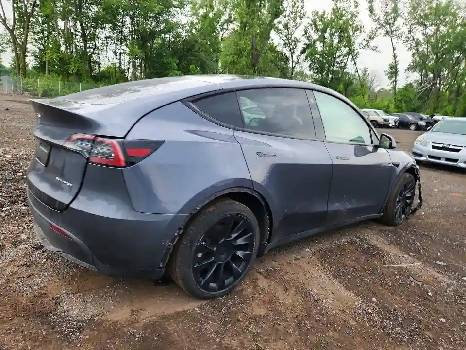7SAYGDEEXPF698951 2023 TESLA MODEL Y-2