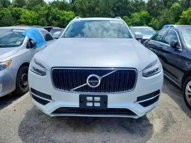 YV4A22PK1J1195469 2018 VOLVO XC90-4