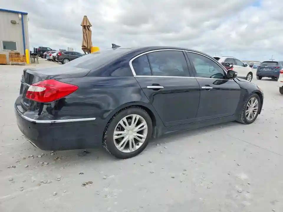 KMHGC4DD6DU256681 2013 HYUNDAI GENESIS-2