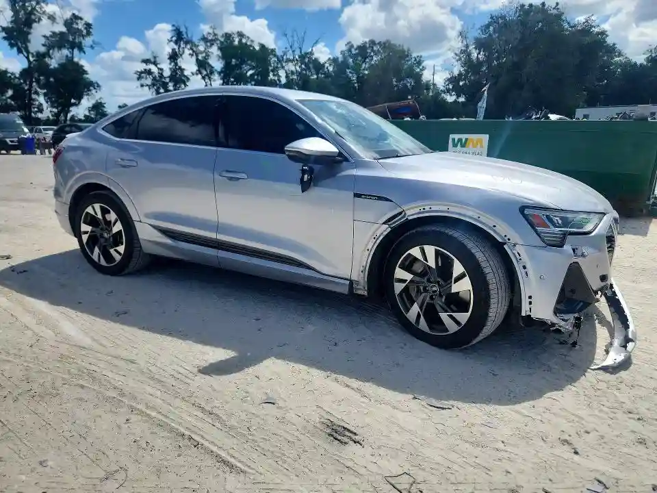 WA12AAGE8NB028552 2022 AUDI E-TRON-3