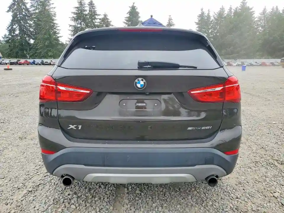 WBXHU7C33J3H43750 2018 BMW X1-5