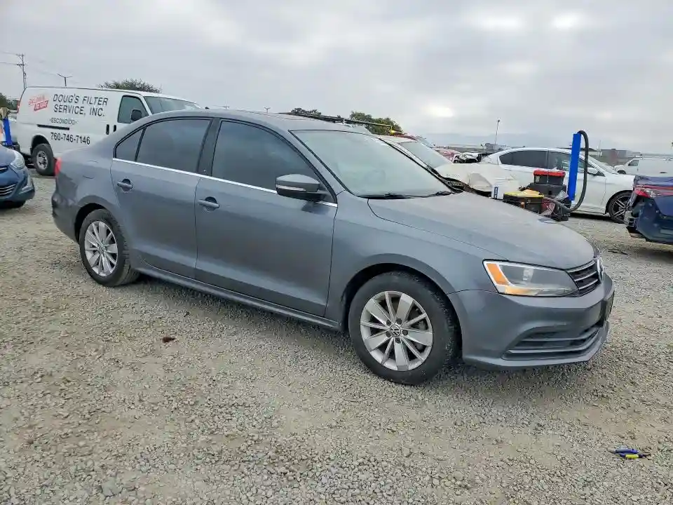 3VWD17AJ2FM348111 2015 VOLKSWAGEN JETTA-3