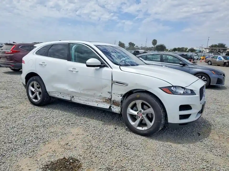 SADCJ2FX8LA655553 2020 JAGUAR F-PACE-3