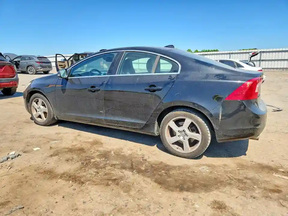 YV1612FS9D2186749 2013 VOLVO S60-1