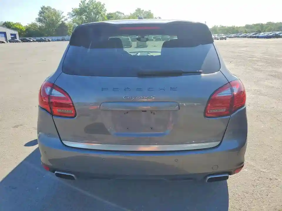 WP1AB2A25BLA51066 2011 PORSCHE CAYENNE-5