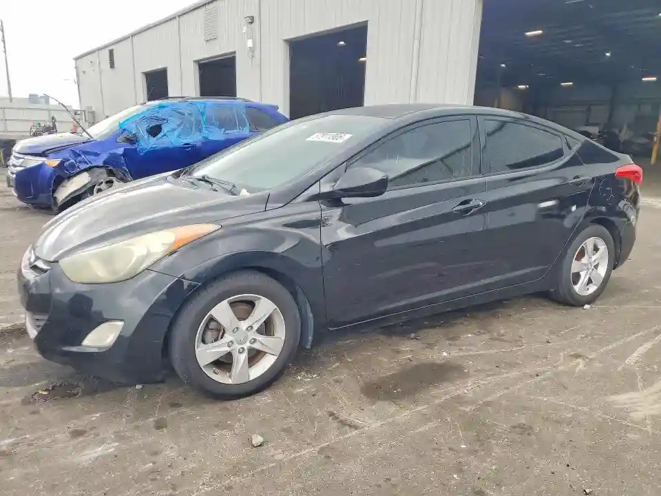5NPDH4AE4DH337744 2013 HYUNDAI ELANTRA-0