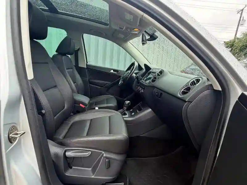 WVGRV7AX3HW506147 2017 VOLKSWAGEN TIGUAN-4