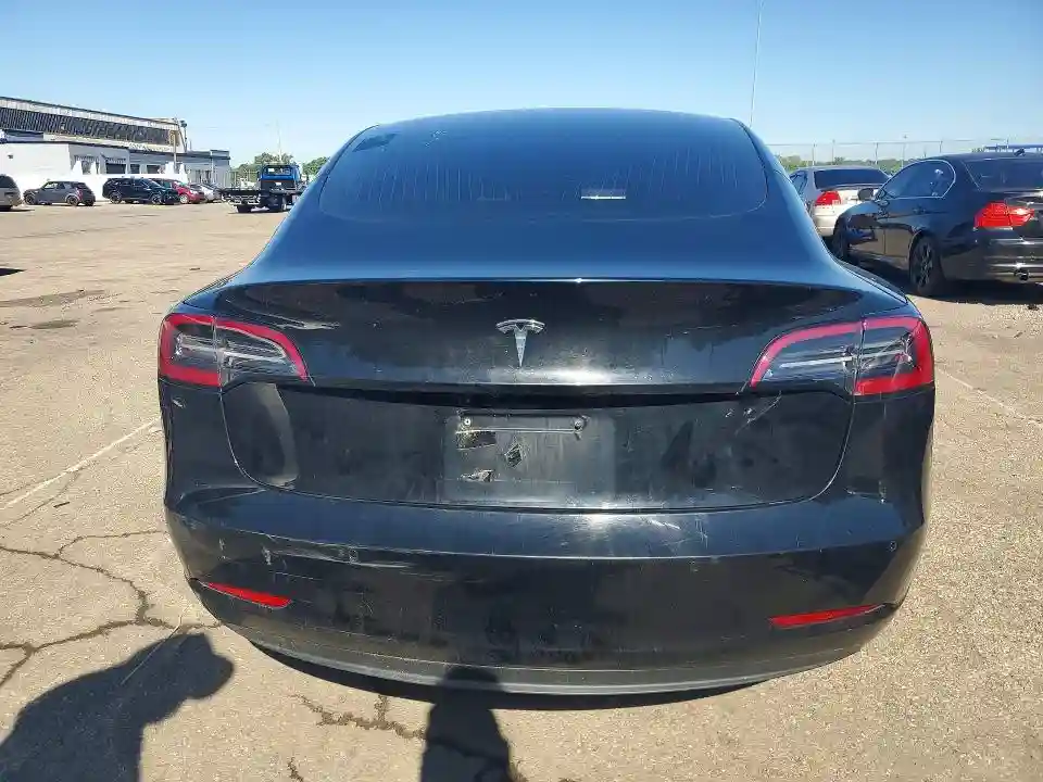 5YJ3E1EA2KF297623 2019 TESLA MODEL 3-5