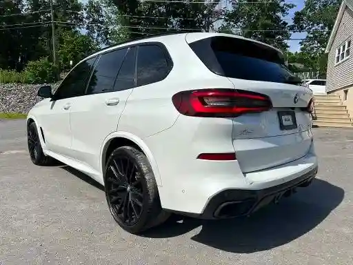 5UXCR4C03N9K04928 2022 BMW X5-1
