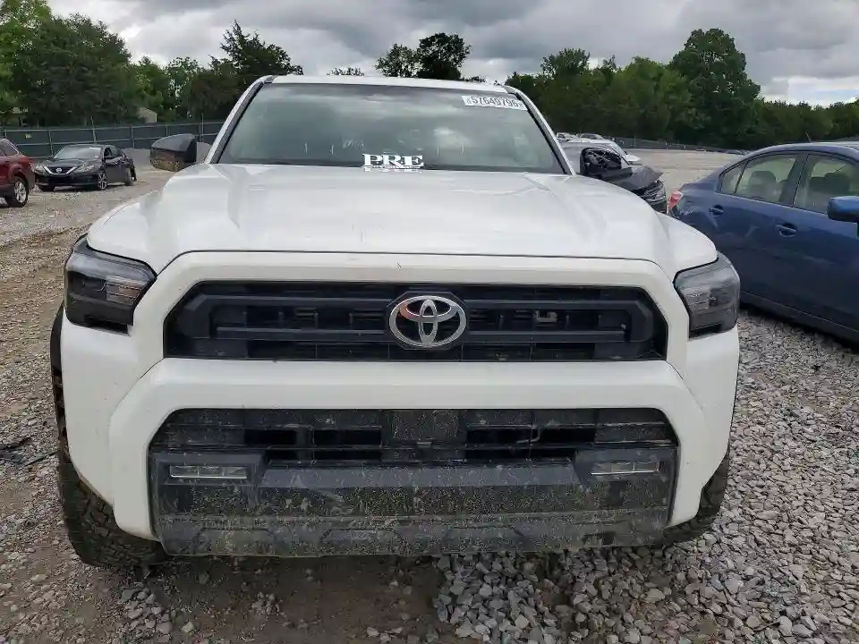 JTEVA5BR9S5010068 2025 TOYOTA 4RUNNER-4